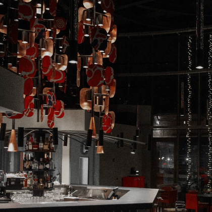 700 Restaurant & Bar