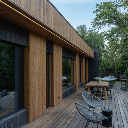 FLAT HOUSE