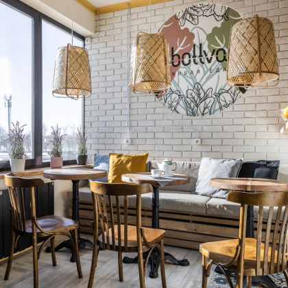 Интерьер вегетарианского кафе Bottva
