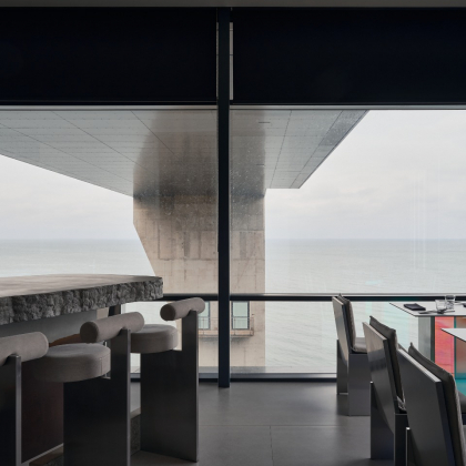 Naverh Restobar