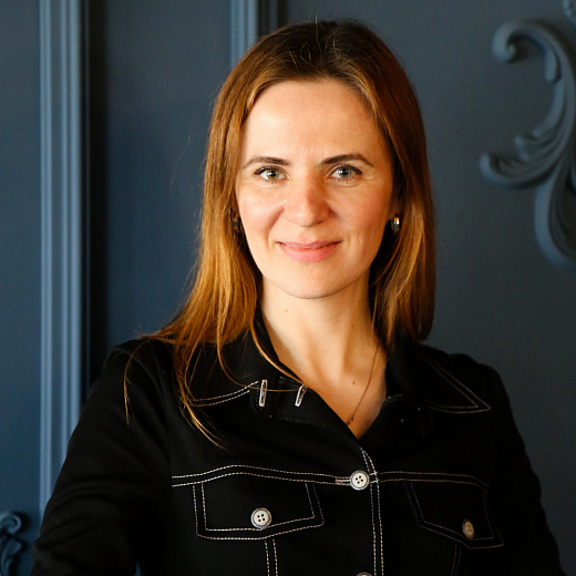 Елена Остапова