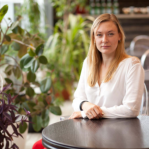 Анна Ажнова