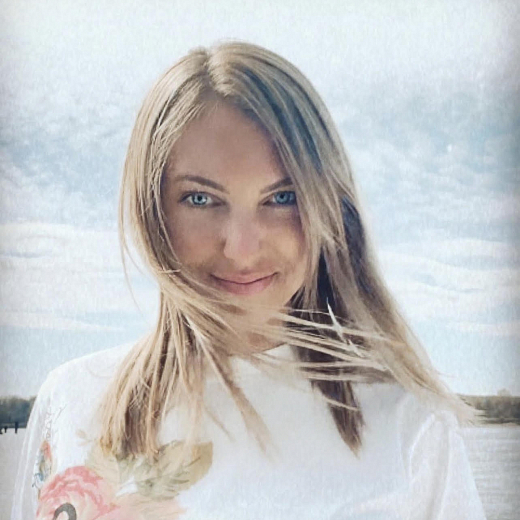 Елена Левченко