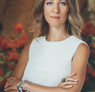 Юлия  Веселова