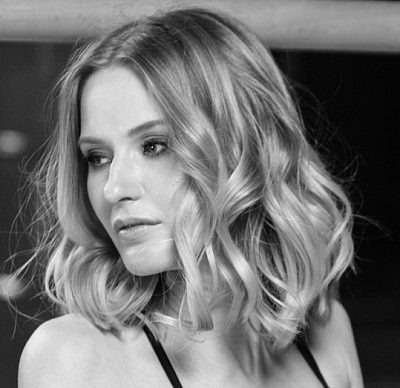 Анна  Никипелова